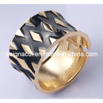 Good Quality Fashion Alloy Bangle